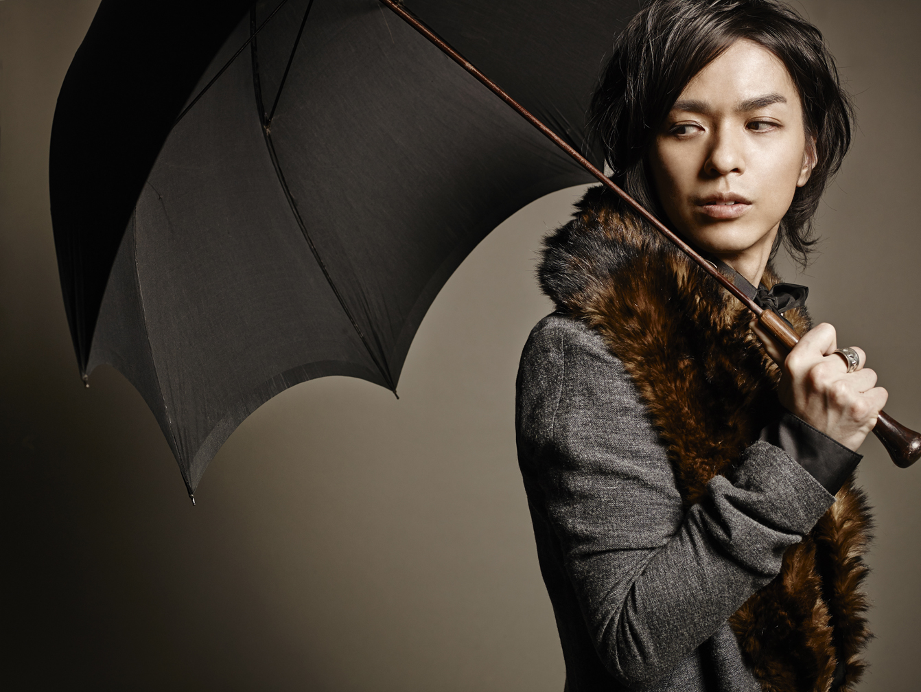 AKIHIDE（BREAKERZ）、最新アルバムリード曲のMVを24時間限定で先行