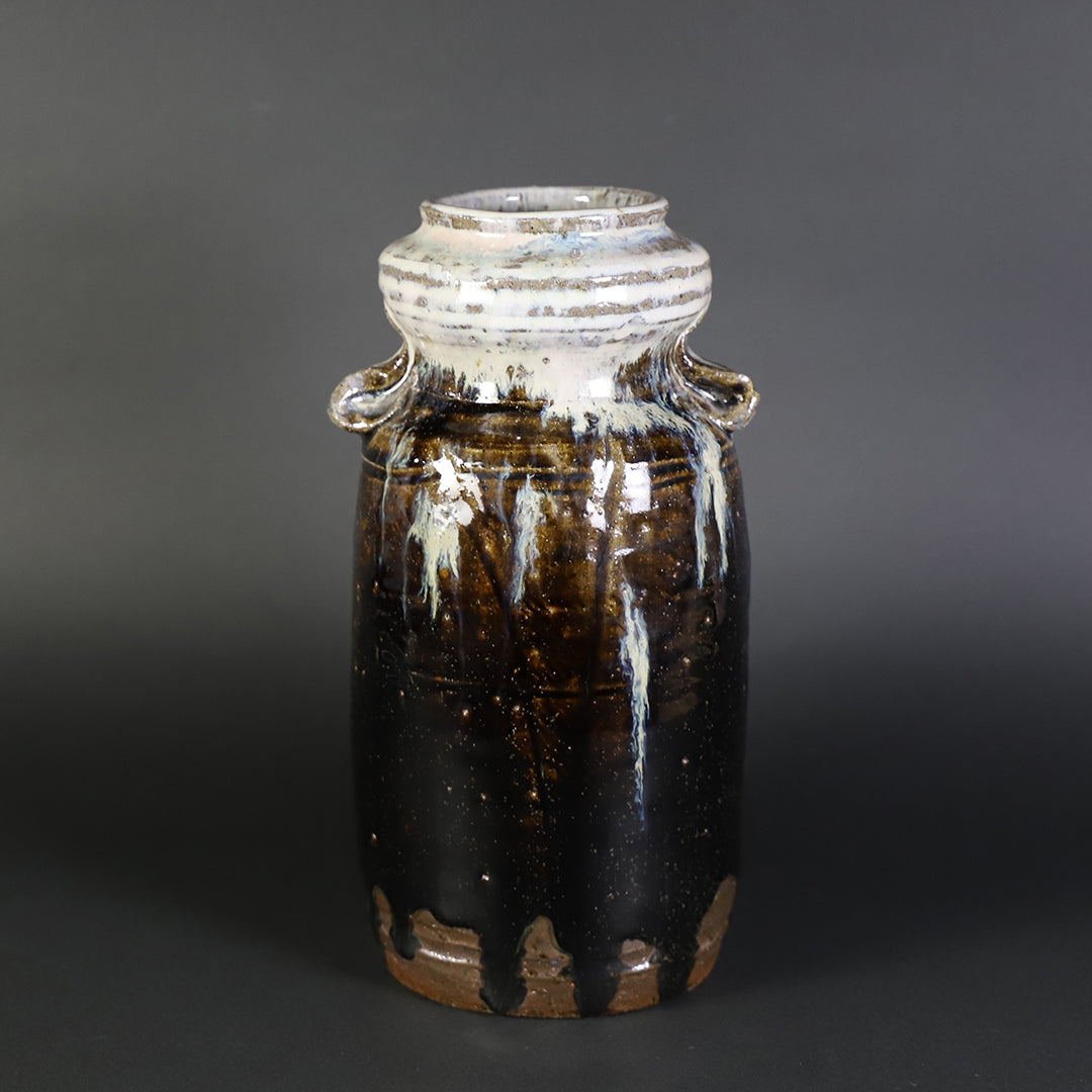 十四代中里太郎右衛門 作 叩き朝鮮唐津耳付花入 – ギャラリー一番館