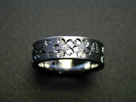 日本の彫金 手彫りのシルバーリング 『桜』