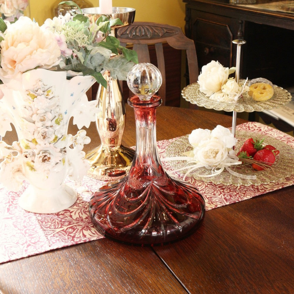 艶やかなガーネット色♪ アンティーク ガラスデキャンタ LV1-2-A-171