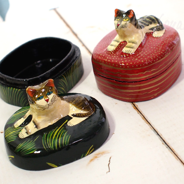 猫型小物入れ ペーパーマッシュ とびだしネコ::猫雑貨・猫グッズのお店