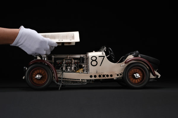 1:8 スケールのメルセデス・ベンツ SSKL の取り扱い – Amalgam Collection