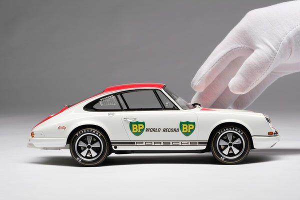 ポルシェ 911 R - 1967 BP 世界記録 – Amalgam Collection