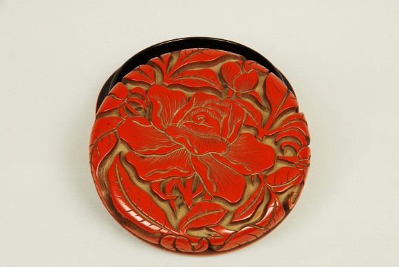 堆朱香合／滋賀県立琵琶湖文化館 The Museum of Shiga Prefecture