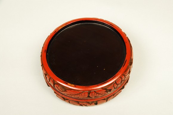 堆朱香合／滋賀県立琵琶湖文化館 The Museum of Shiga Prefecture