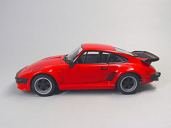 タミヤ1/24ポルシェ911ターボクーペフラットノーズ