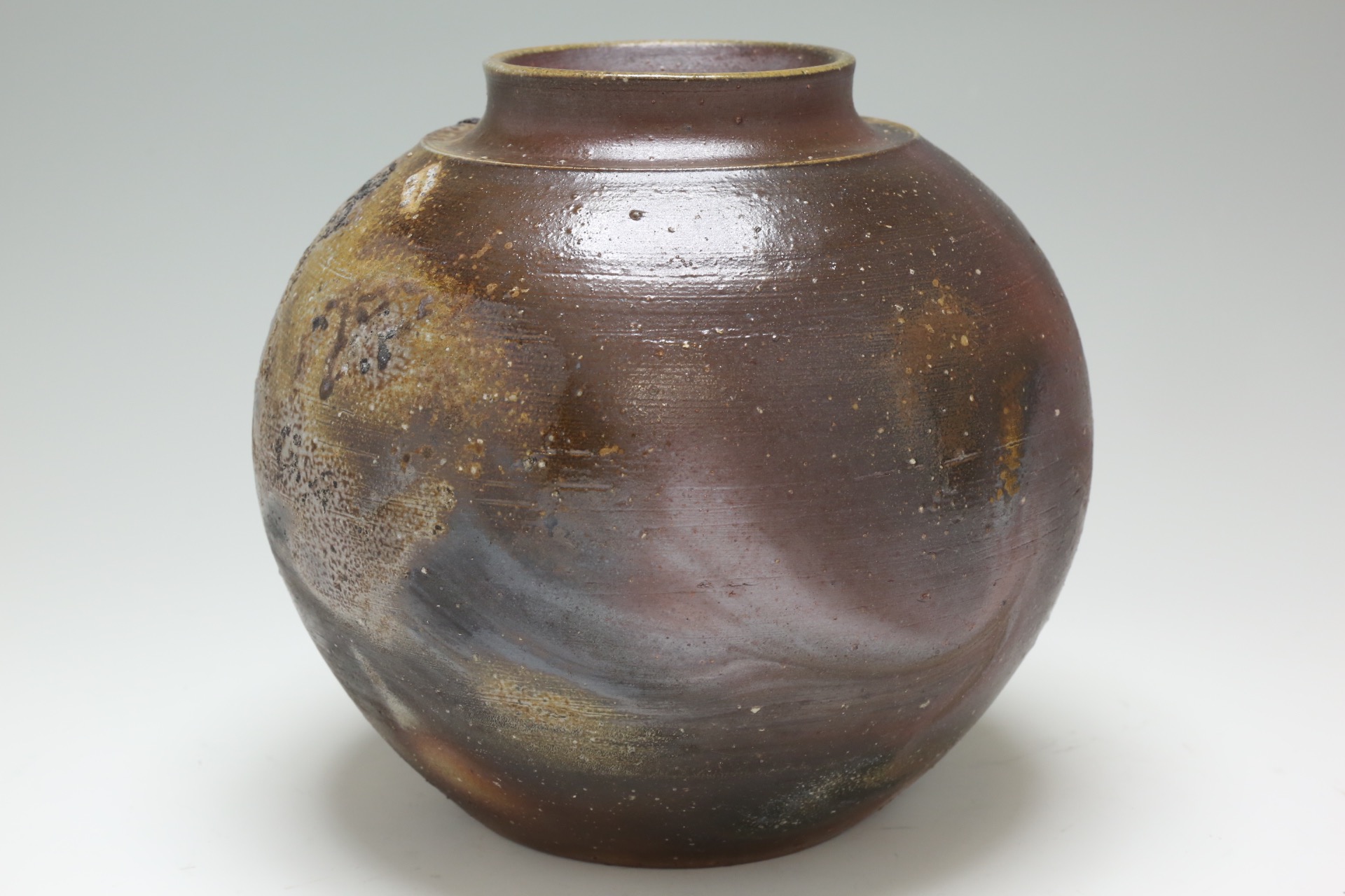 備前焼 壺 原田陶月氏作 [2Z-2406] | サークルワン商品情報