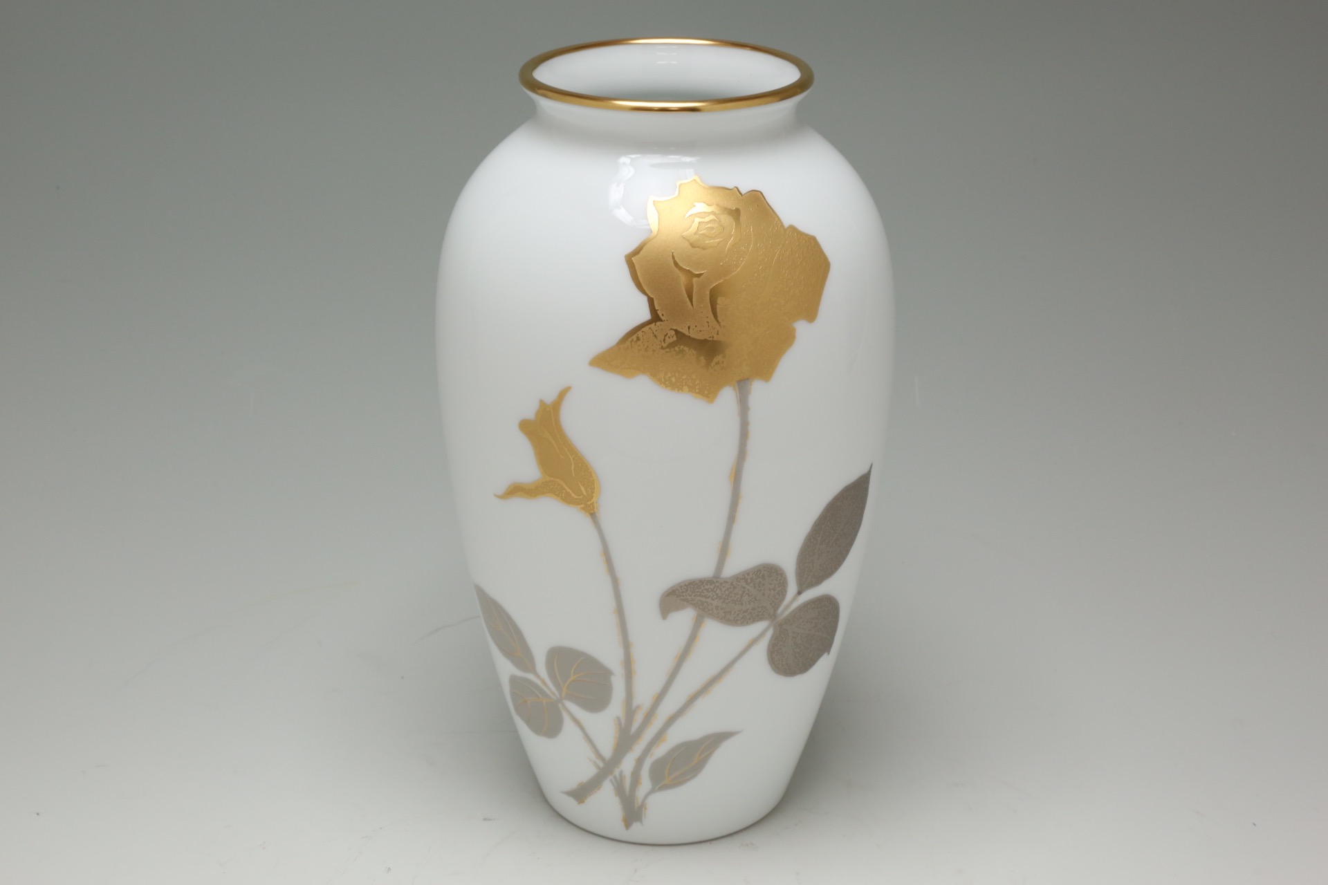 大倉陶器 白磁の壺 | サークルワン商品情報