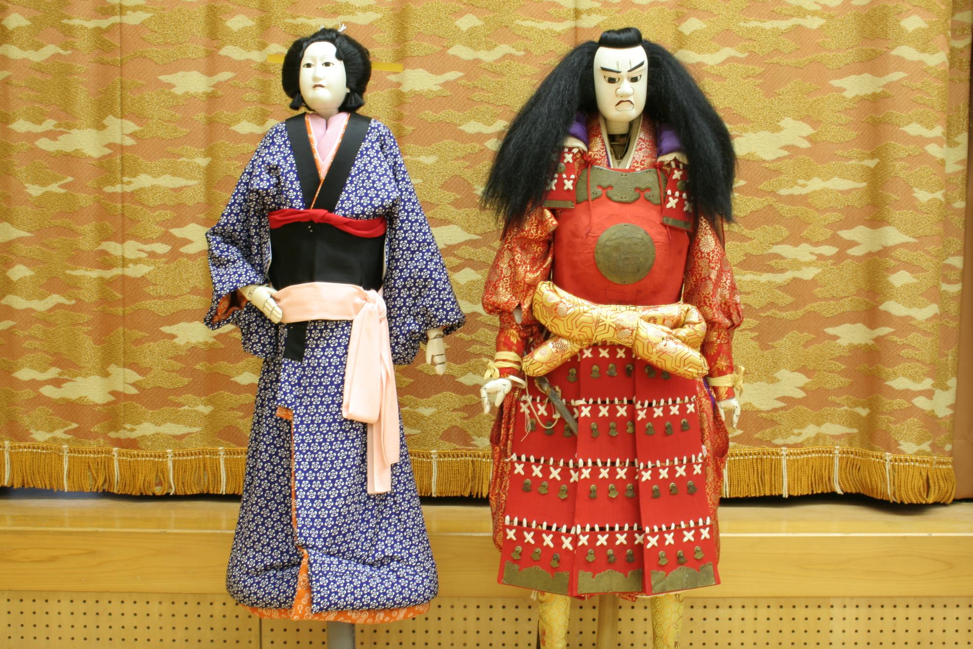 県指定 俵津文楽人形頭・衣裳道具一式／西予市