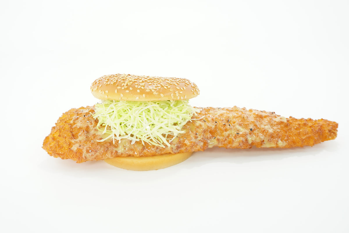 食品サンプル「ビタビタバターフィッシュバーガー」 – ドムドム