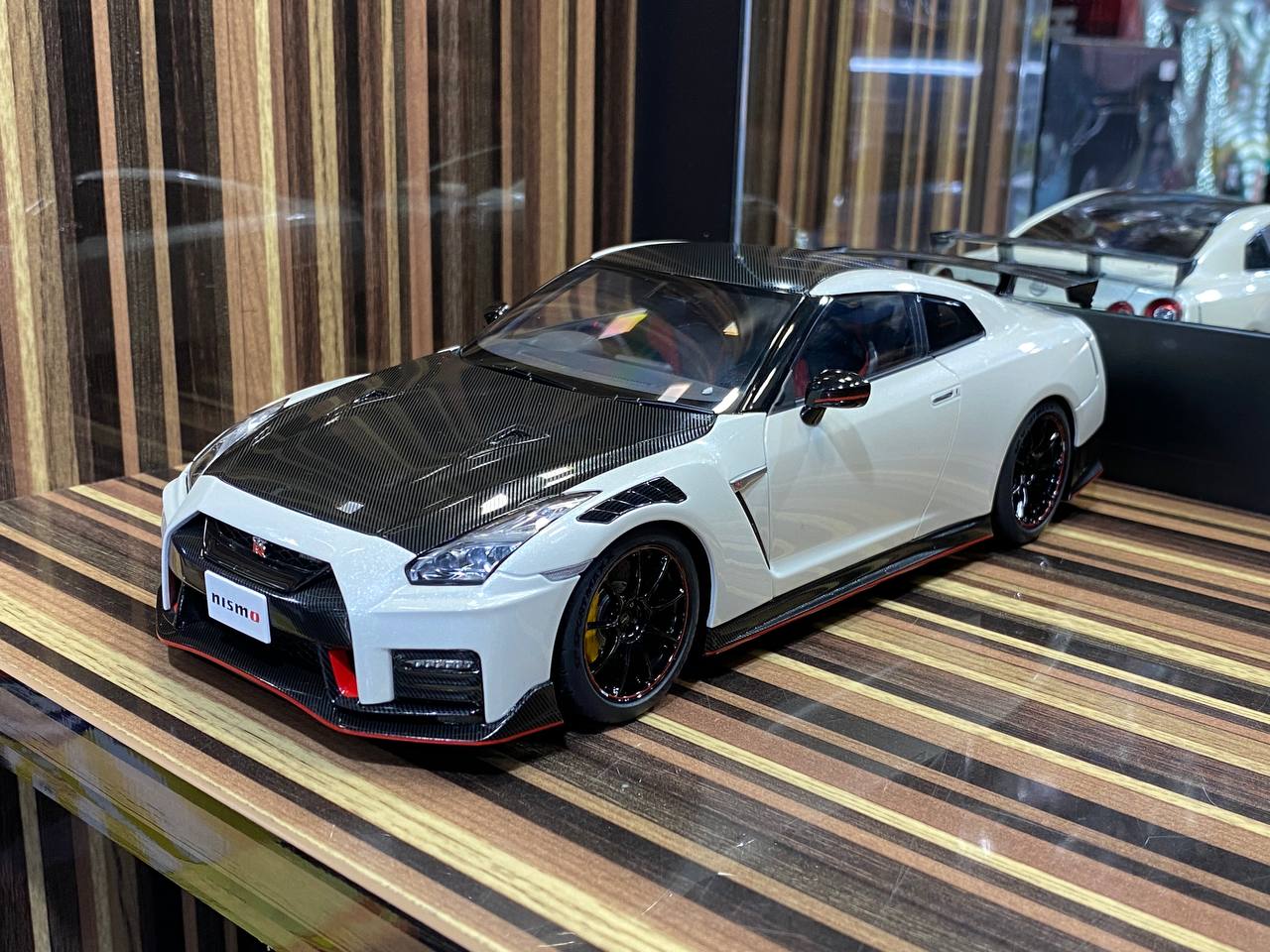 AutoArt Nissan GT-R R35 NISMO Special Edition [ 1/18 White