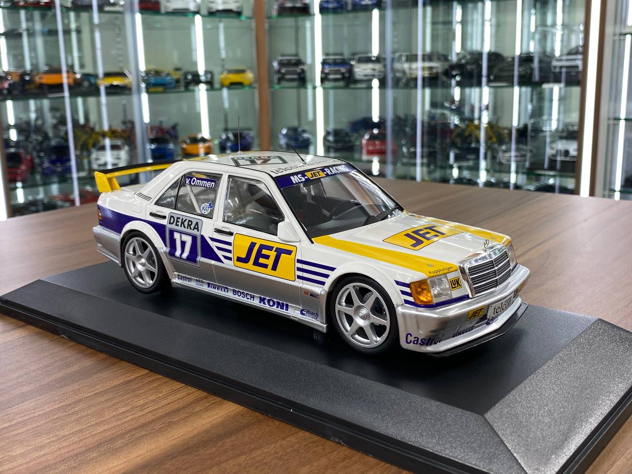 1:18 Minichamps Mercedes-Benz 190E 2.5-16 Evo 1 Jörg van Ommen DTM