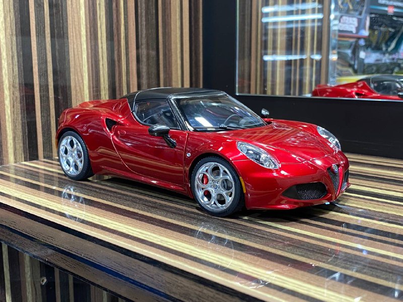 1/18 Diecast Alfa Romeo 4C Spider AutoArt Scale Model Car