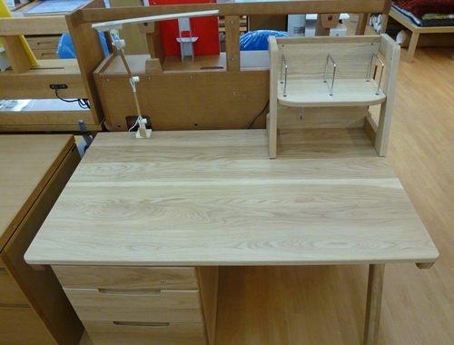 NEW ITEM《カリモク学習机 ピュアナチュール＆スパイオキッズ