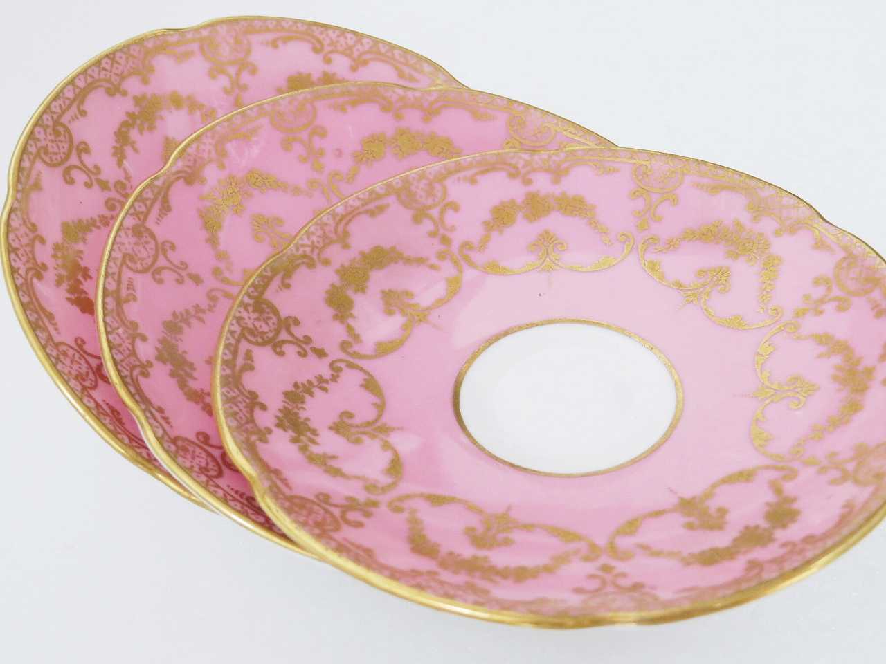 ロイヤルドルトン 金彩ガーランドカップ＆ソーサー（在庫3客/残り2客