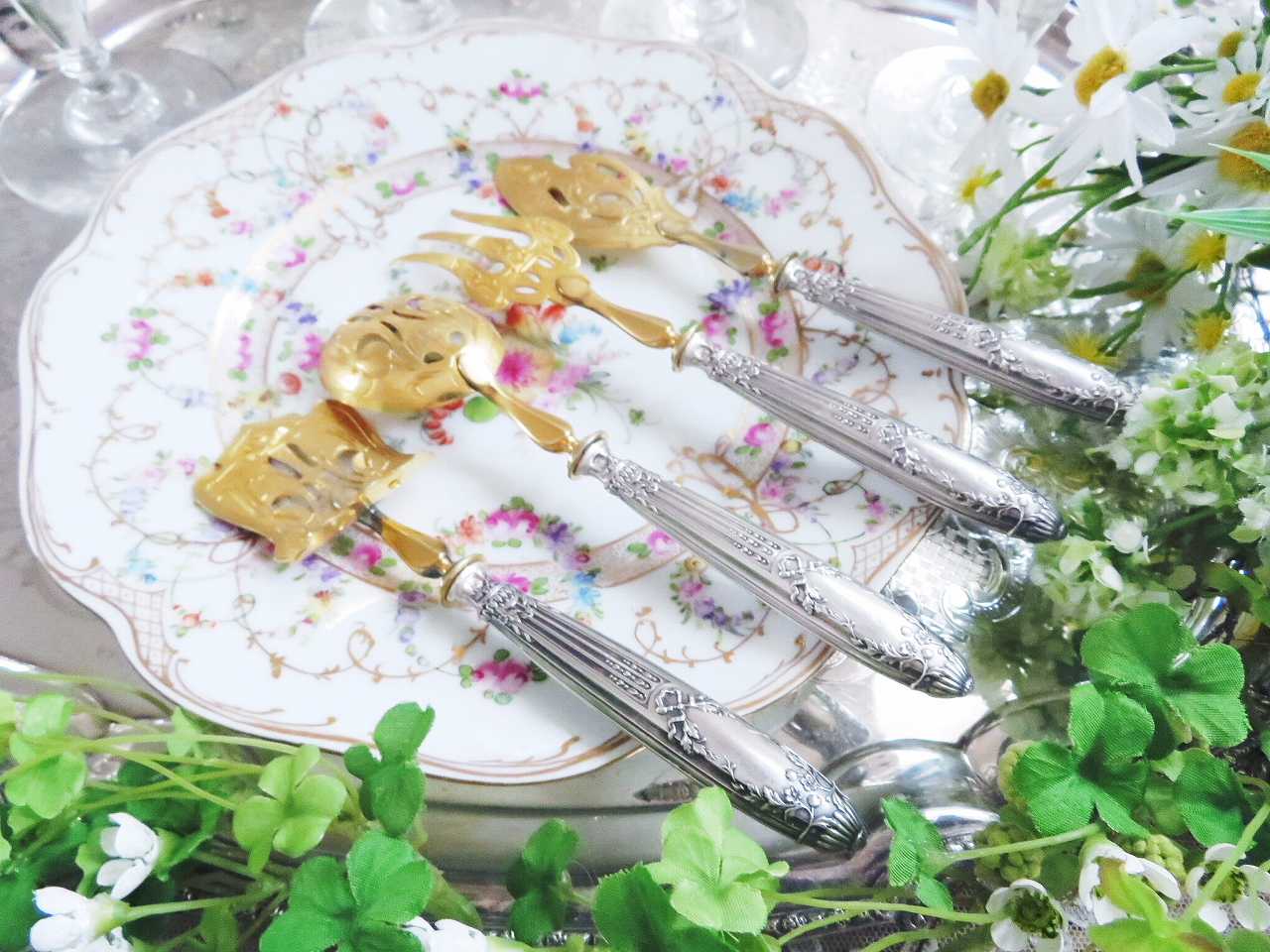純銀 リボン装飾デザートカトラリーセット - 薔薇と天使のアンティーク