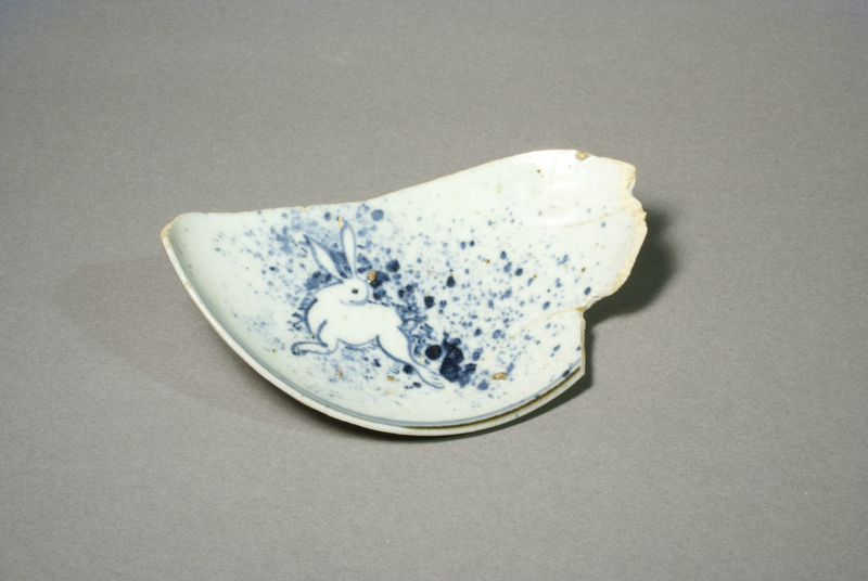【研修中】初期伊万里吹墨千鳥皿陶片 天狗谷窯 値下げ》初期伊万里 皿の陶片 2点 - メルカリ
