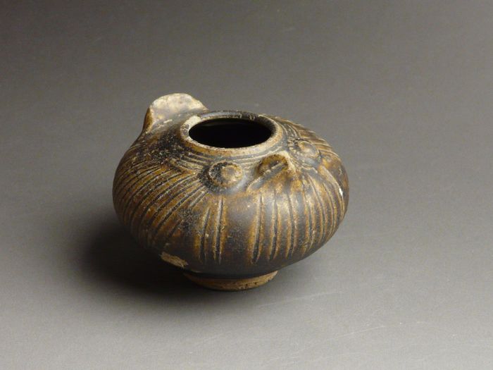 古美術 猫 - クメール黒釉鳥形壺 | 古美術品専門サイト fufufufu.com