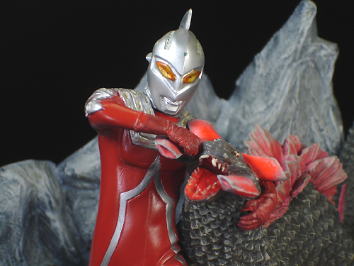 怪獣無法地帯】 1/350 ウルトラセブンVSギラドラス ジオラマ完成品