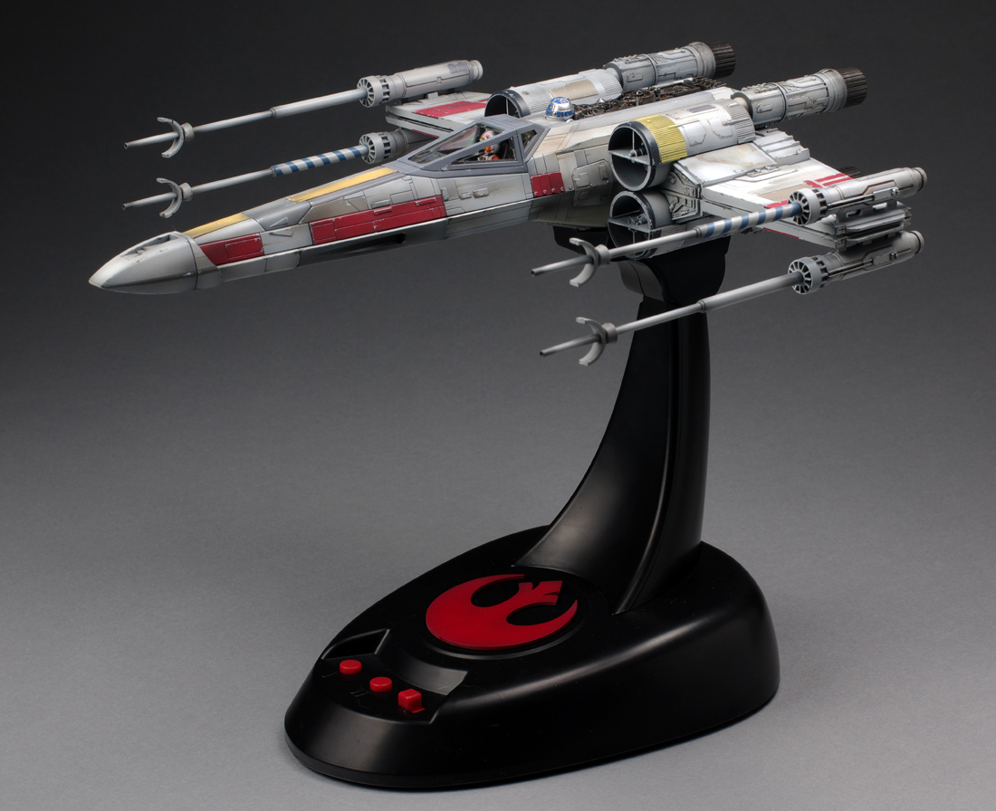 Bandai x Star Wars 1/48 X-Wing Starfighter MOVING EDITION: Painted
