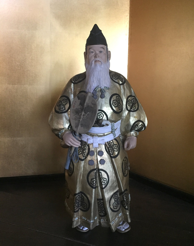 十九代式守伊之助像と軍配｜収蔵品紹介｜白沙村荘 橋本関雪記念館