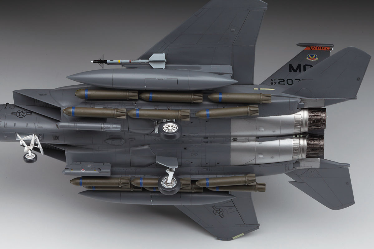 F-15E ストライク イーグル | 株式会社 ハセガワ