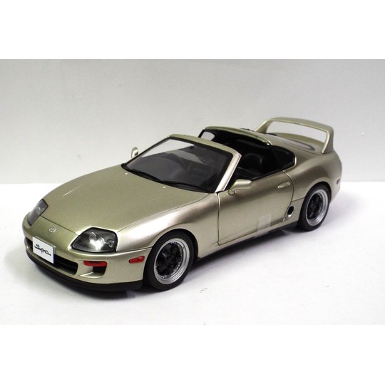 ソリド】1/18 トヨタ スープラ (JZA80) タルガルーフ仕様 (シャンパン