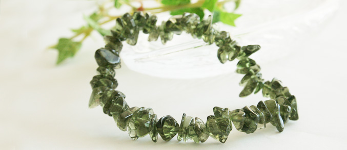 モルダバイトさざれ｜天然石・パワーストーン アクセサリー