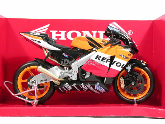 2006 Honda RC211V #69 Repsol Honda Team Nicky Hayden Diecast