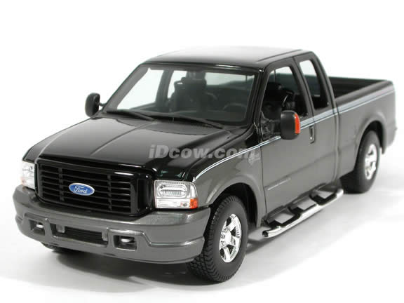 2004 Ford Harley Davidson F-350 diecast model truck 1:18 scale die
