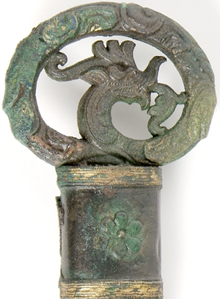 038姉崎山王山古墳出土の環頭大刀／市原歴史博物館