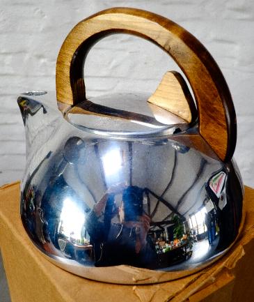Picquot Ware K3 Kettle