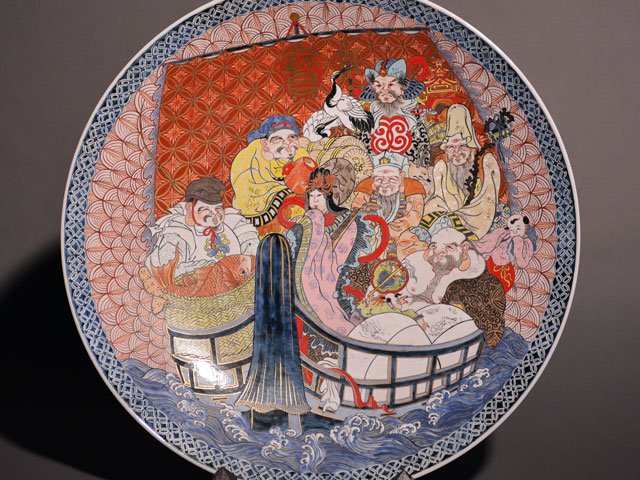 献上手古伊万里焼】飾絵皿（特大）染錦本金招福七福神図