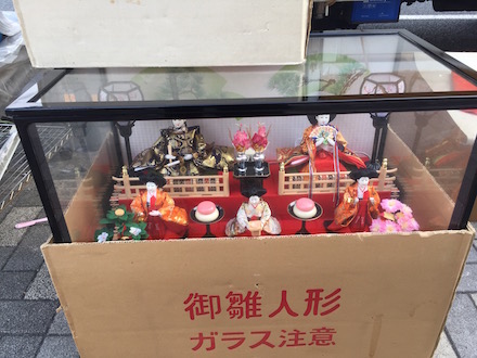 ガラスケース入りお雛様の回収と供養の手続きをご依頼頂きました