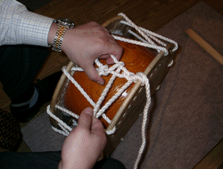 ロープ(紐)締太鼓の締め方を教えてください - よくある質問 - 川田太鼓工房