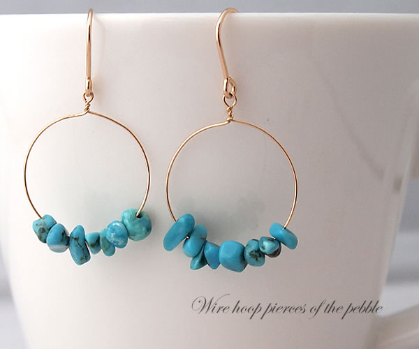 ターコイズ（トルコ石）の丸型ワイヤーフープピアスk14gf