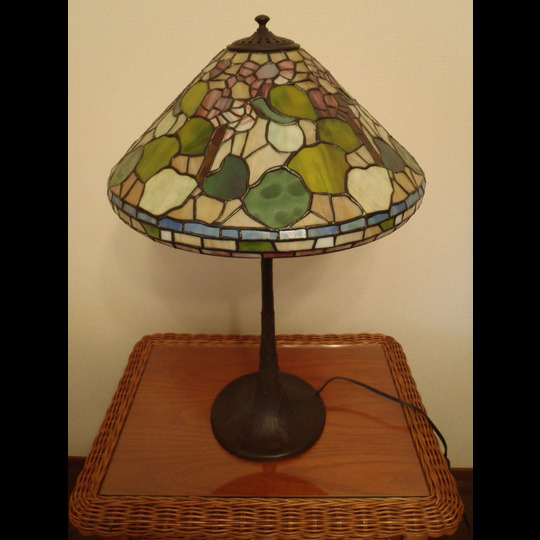 ステンドグラス（中）スタンド 水連セード ステンドグラス インテリア