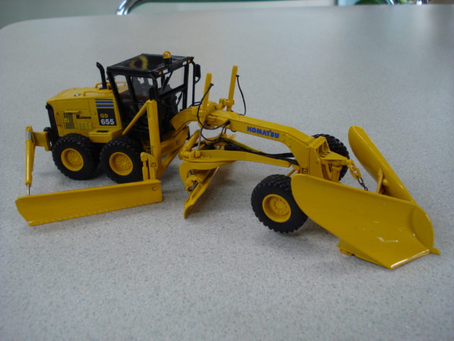 コマツ モーターグレーダーGD655除雪仕様の詳細 - KYOWA 建設機械の