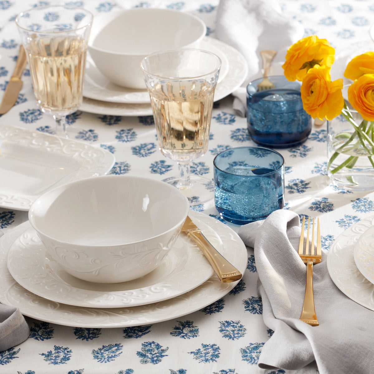 Opal Innocence Carved 16-Piece Dinnerware Set – Lenox Corporation
