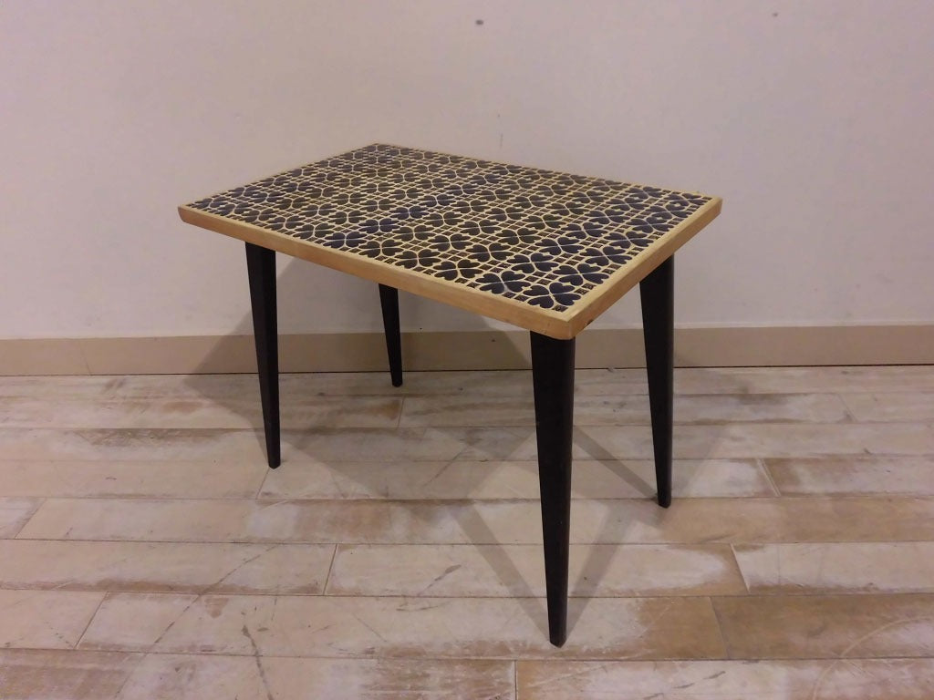 タイルトップコーヒーテーブル | ロイズ・アンティークス | ヨーロッパ