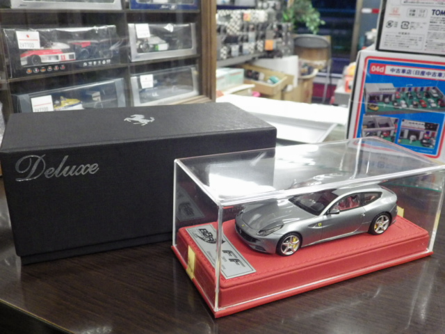 MRコレクション 1/43 フェラーリ FF 2011 Gray ミニカー
