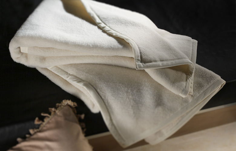 ホワイトアルパカ100%毛布（毛羽部） | 毛布の老舗【三井毛織】公式