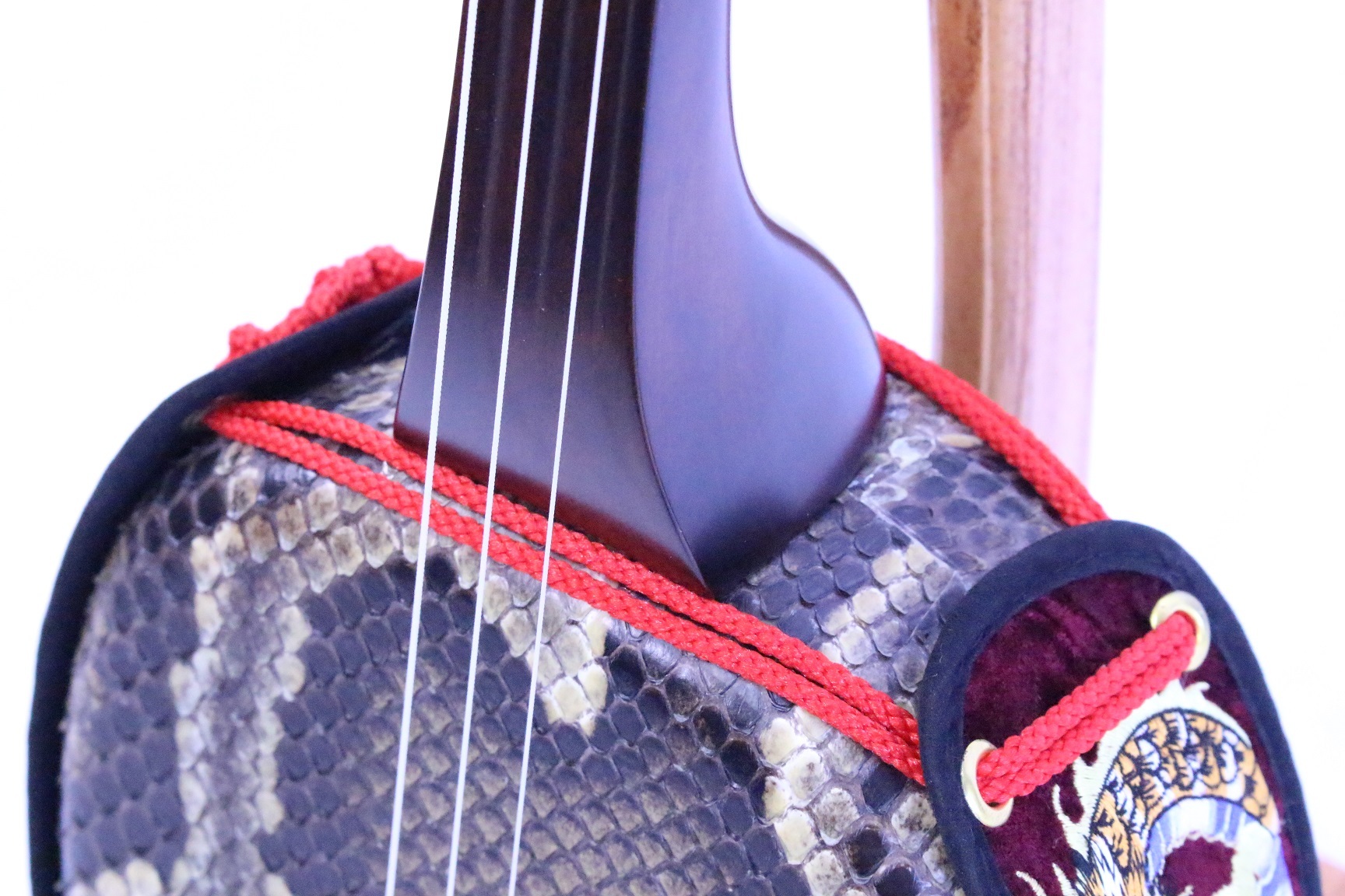 ◇本格◇縞黒檀三線（両面本皮一枚張り） 【8点セット付き】 三線