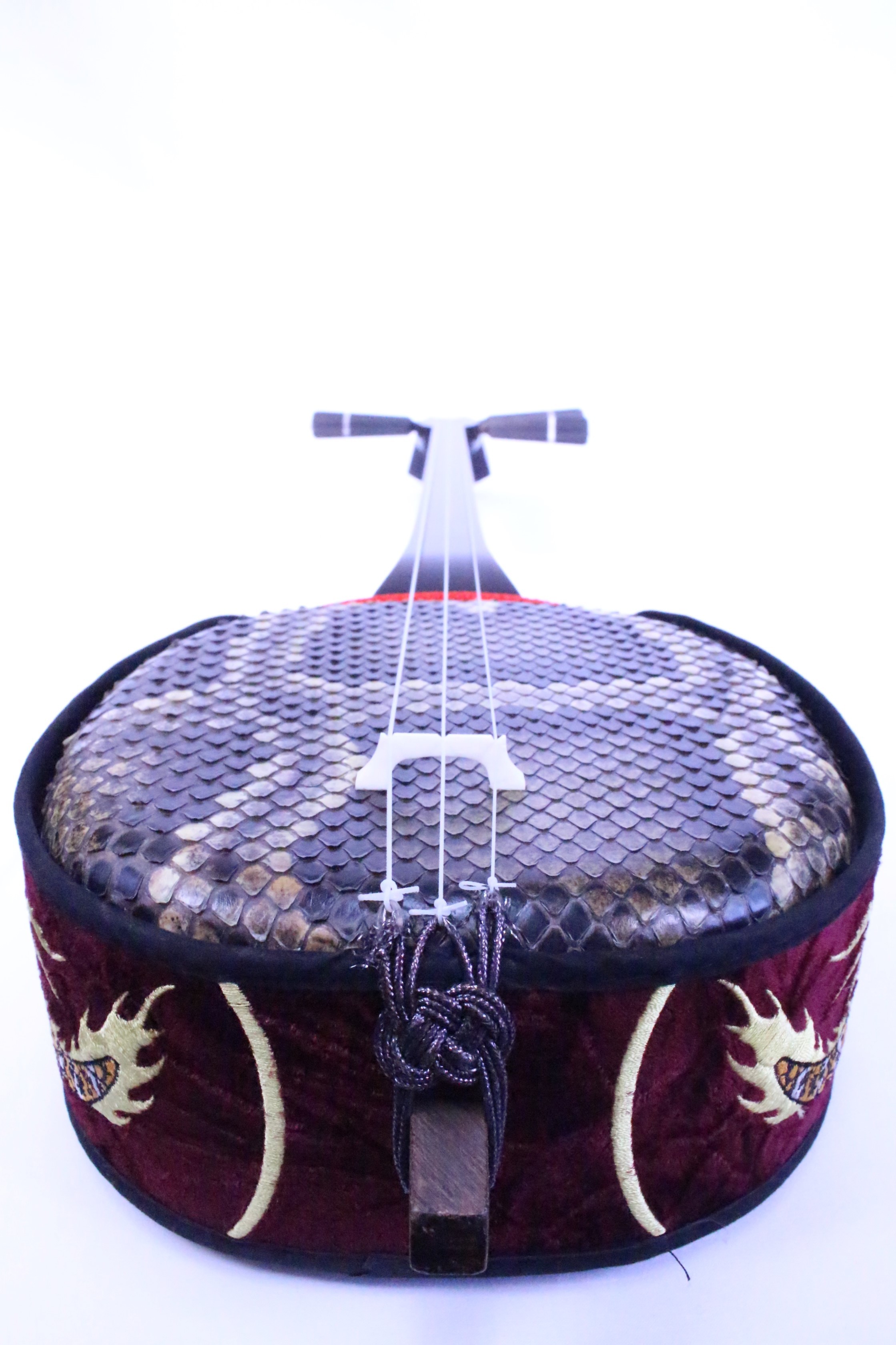 ◇本格◇縞黒檀三線（両面本皮一枚張り） 【8点セット付き】 三線