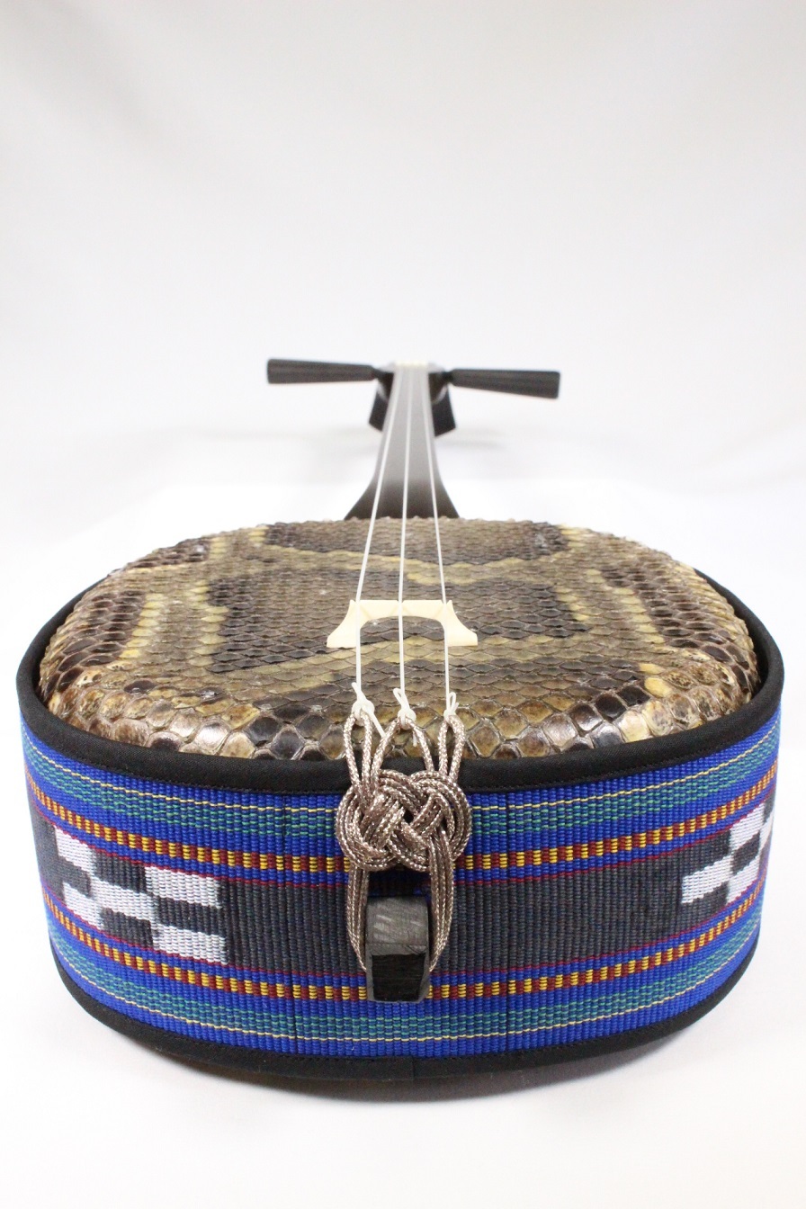 ◇本格◇カミゲン黒木三線【8点セット付き】 三線・木工品の販売