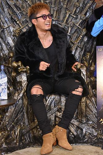 数原龍友、『ゲーム・オブ・スローンズ』鉄の玉座に大興奮