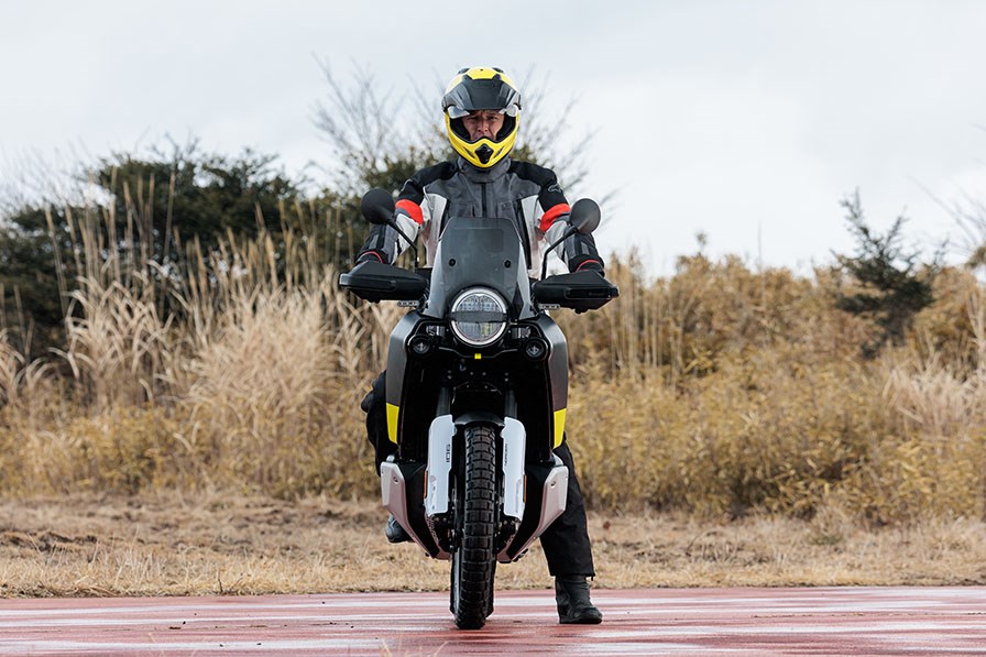 二つの性格、いずれも優等生 Husqvarna NORDEN 901 – WEB Mr.Bike