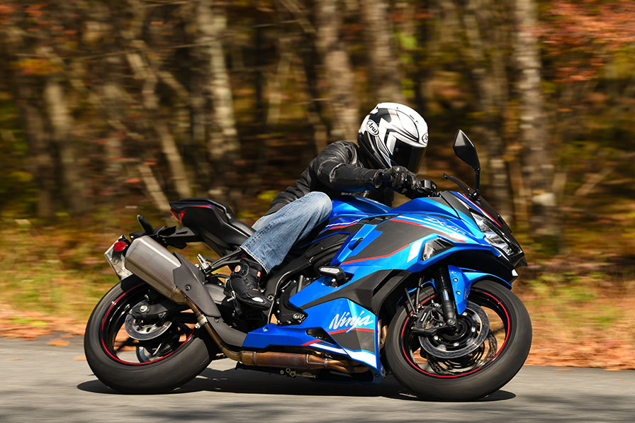 Kawasaki Ninja ZX-4R SE リアルワールド・ボーイズレーサー – WEB Mr.Bike