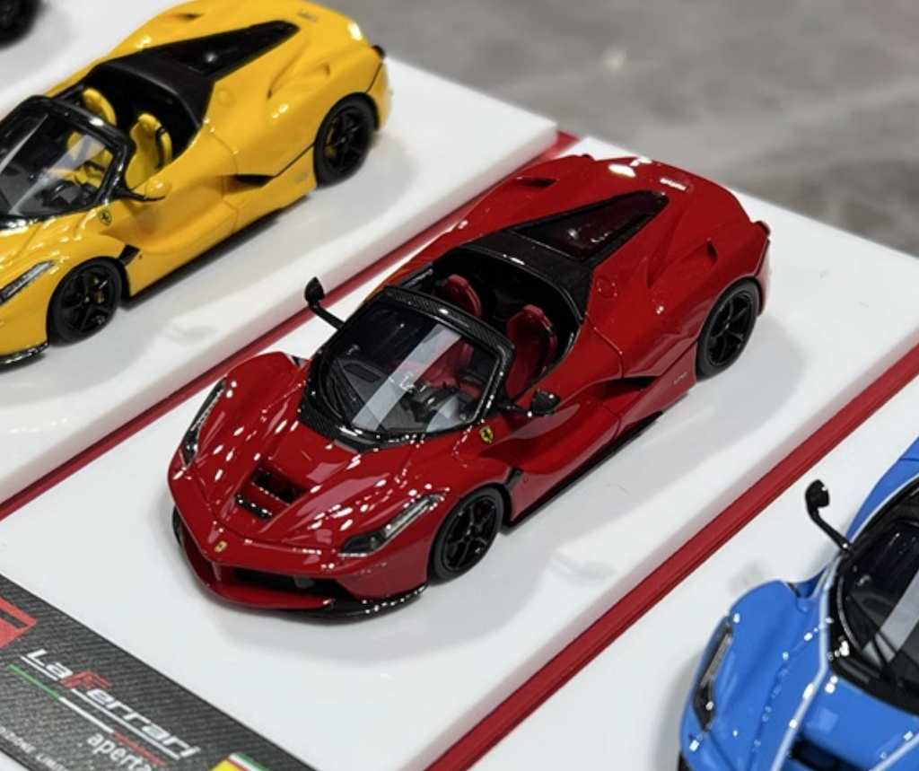 DMH 1:64 Red Laferrari Aperta Convertible Sports Model Diecast