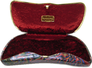 ラインホルト・キューンメガネケース。還暦のプレゼントにもドイツ製